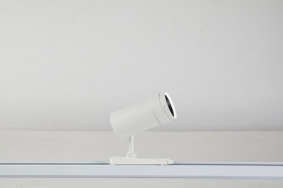 ZUMO-SP-30W-WH-3PH ZUMO SPOTLIGHT 30W WHITE ZOOMABLE 3PHASE 7.8x16x23cm 220-240V KGP DRIVER COB HOMELIGHTING 77-9118